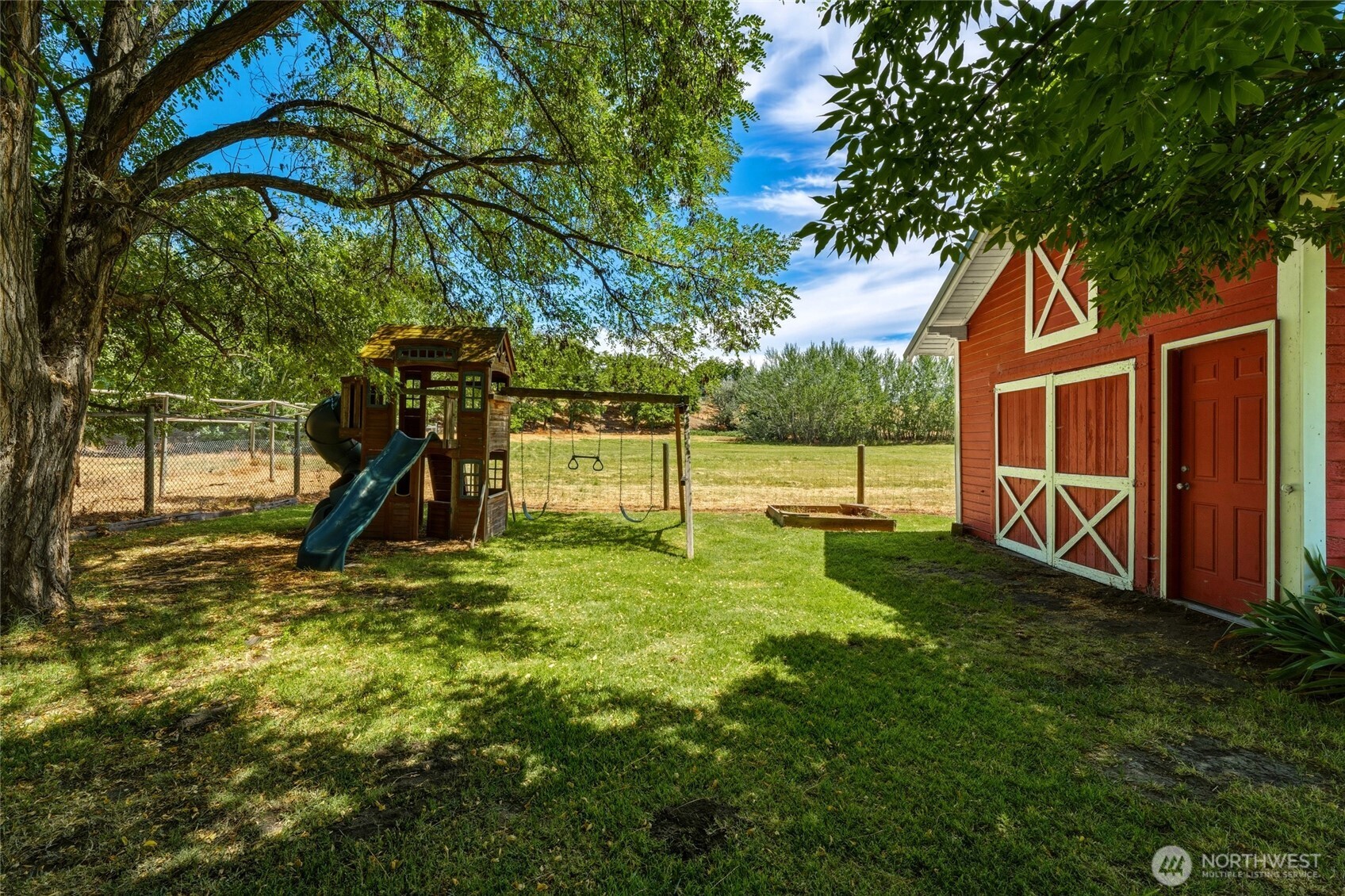 717 County Road 448 Property Photo 37