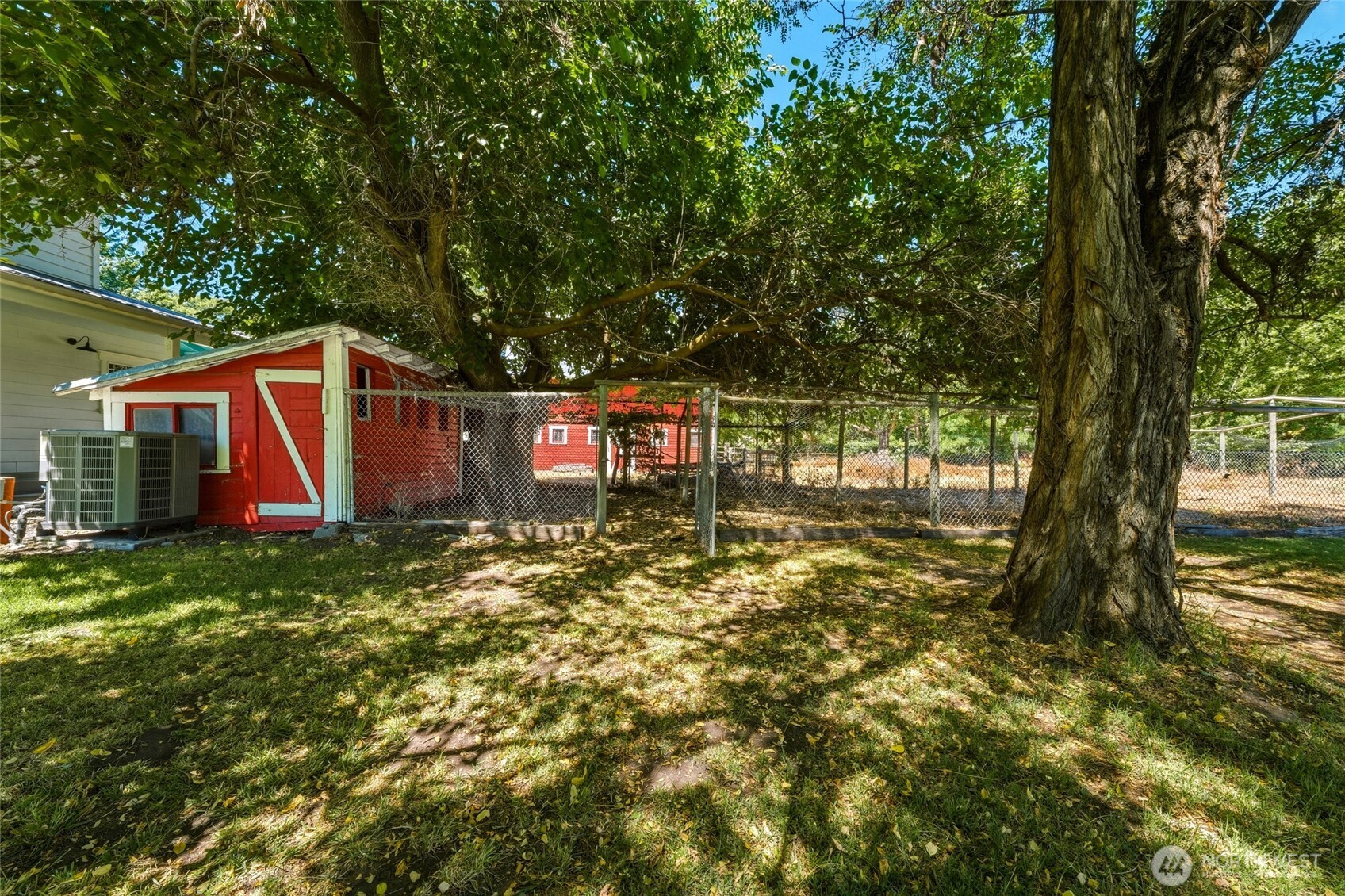 717 County Road 448 Property Photo 38