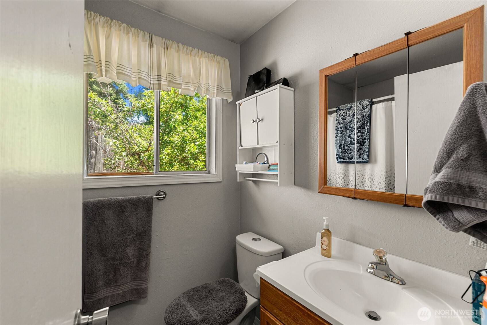 593 Rolfs Place Property Photo 37