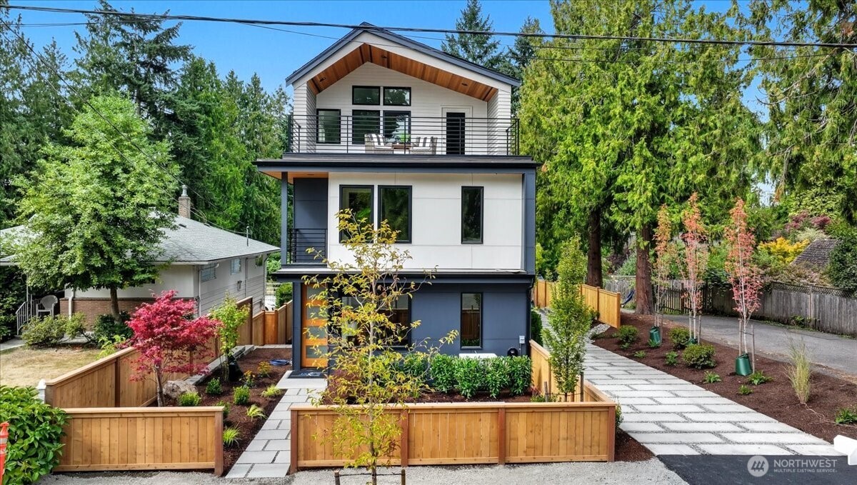 13047 39th Avenue A Property Photo 1