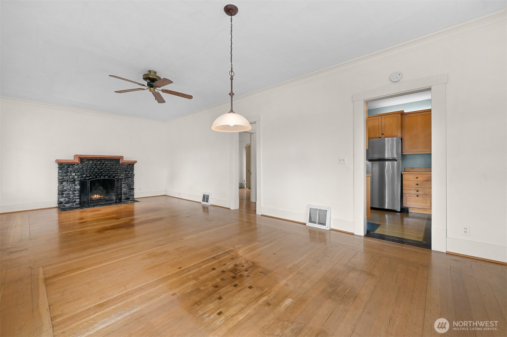 2615 Northwest Avenue Property Photo 5