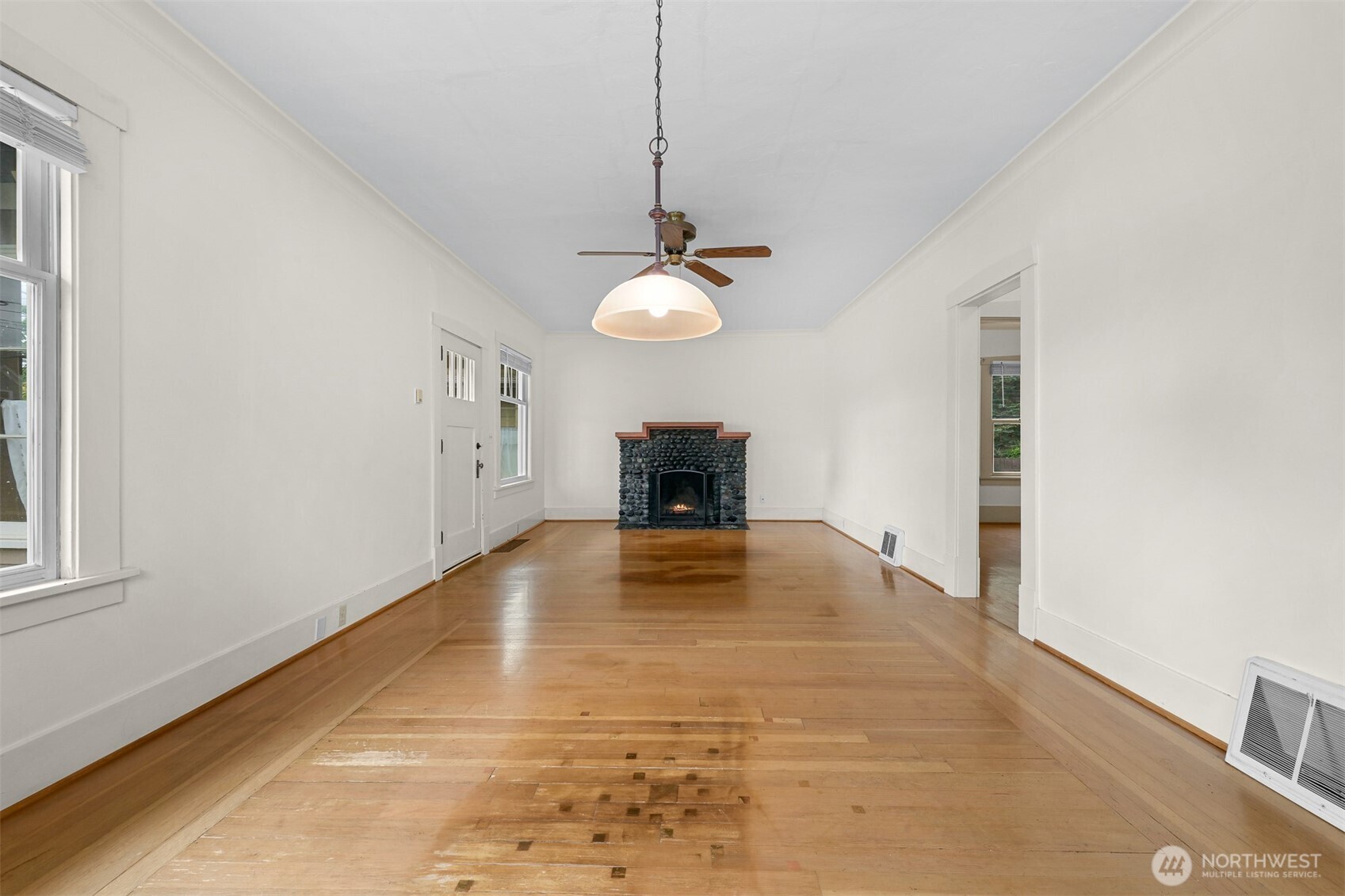 2615 Northwest Avenue Property Photo 6