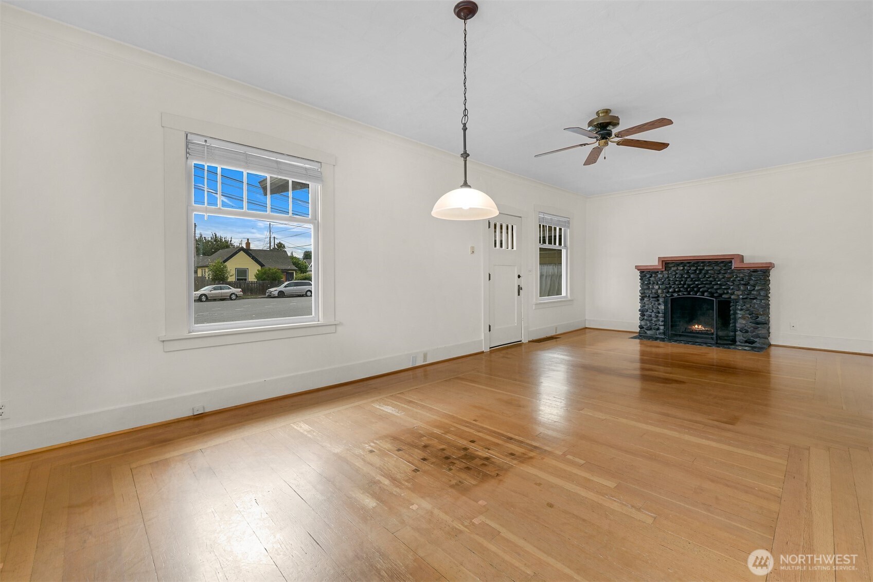 2615 Northwest Avenue Property Photo 7