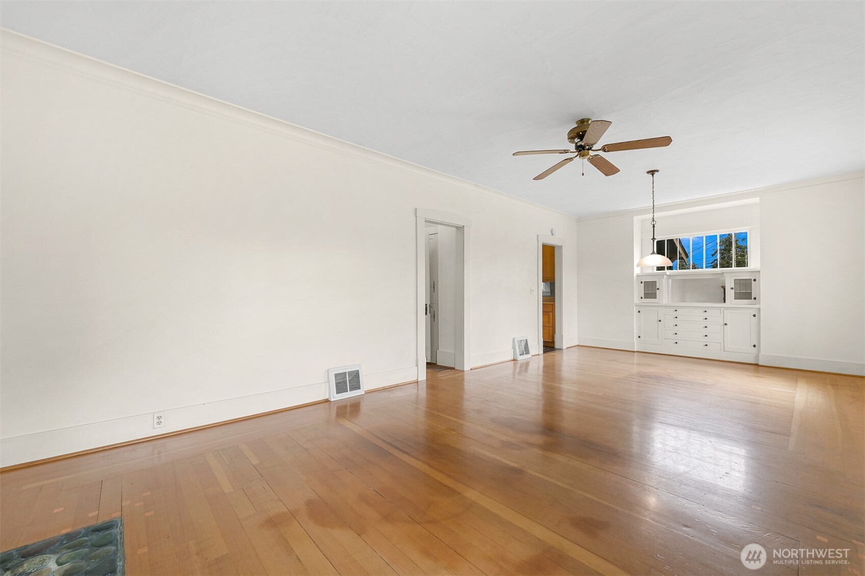 2615 Northwest Avenue Property Photo 10