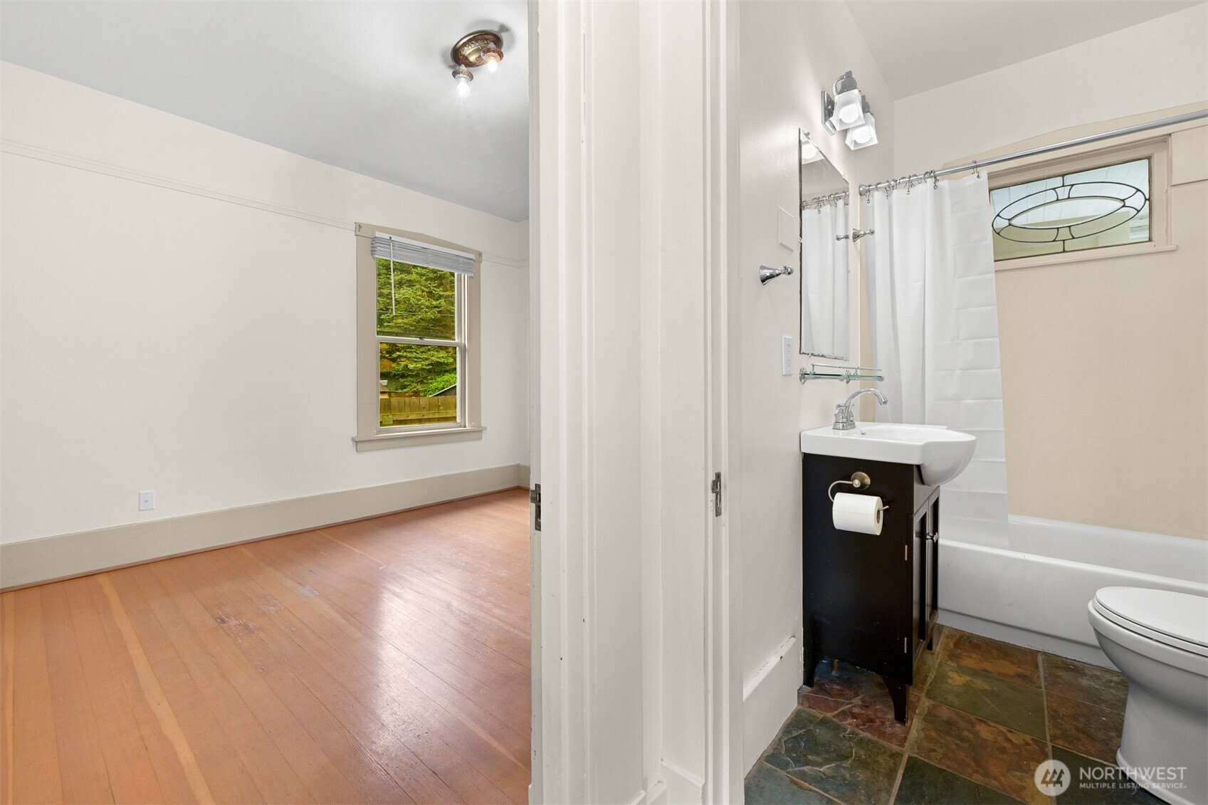 2615 Northwest Avenue Property Photo 11
