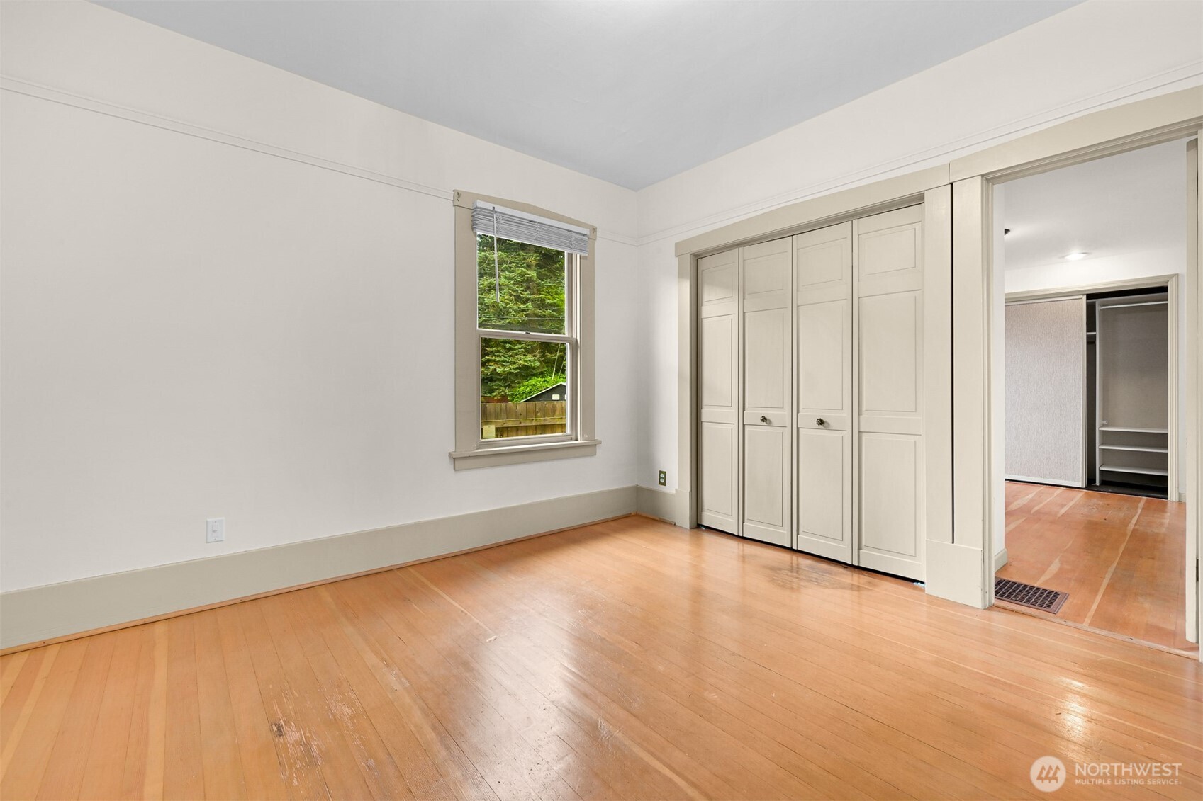2615 Northwest Avenue Property Photo 13