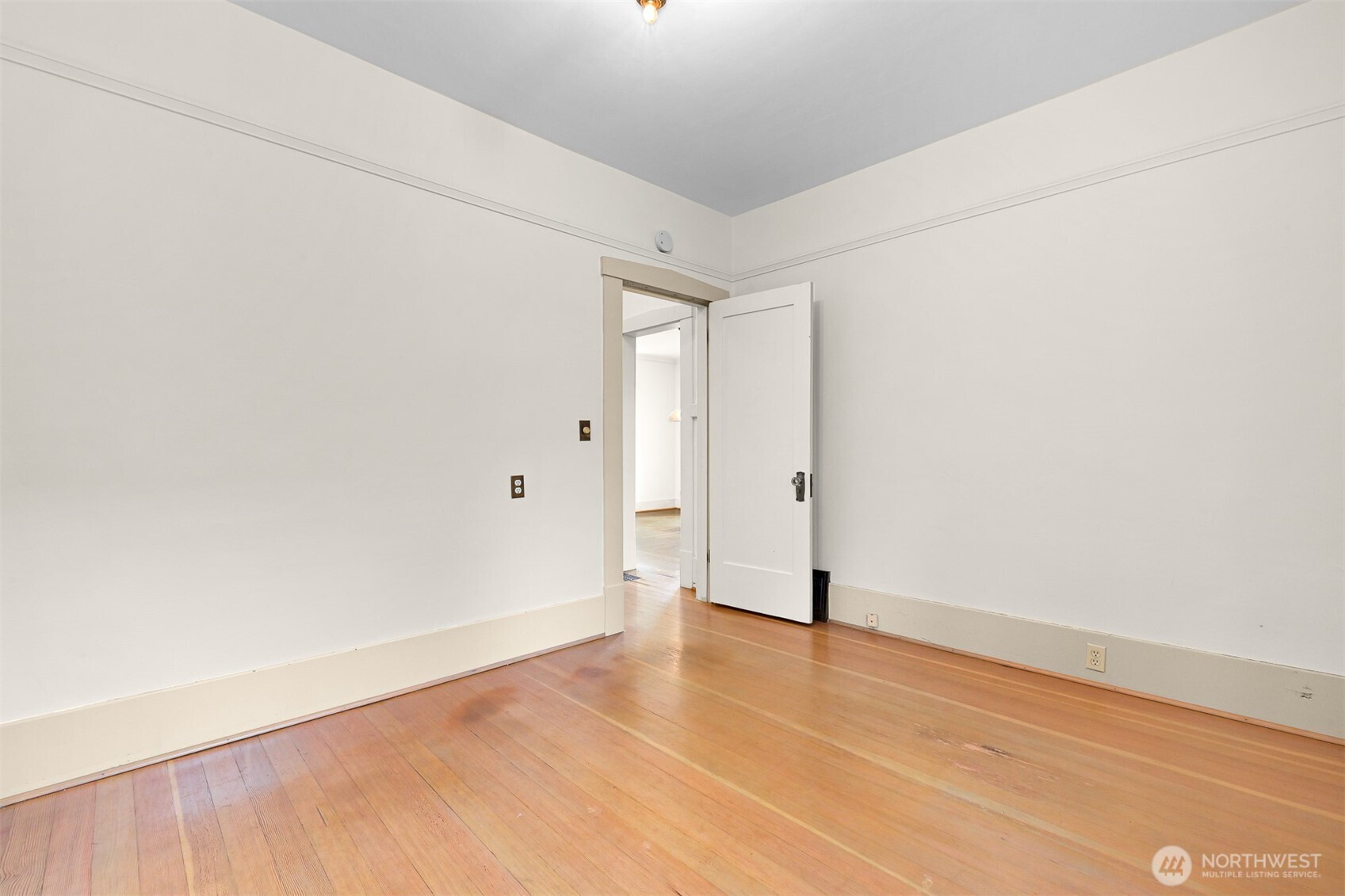 2615 Northwest Avenue Property Photo 14