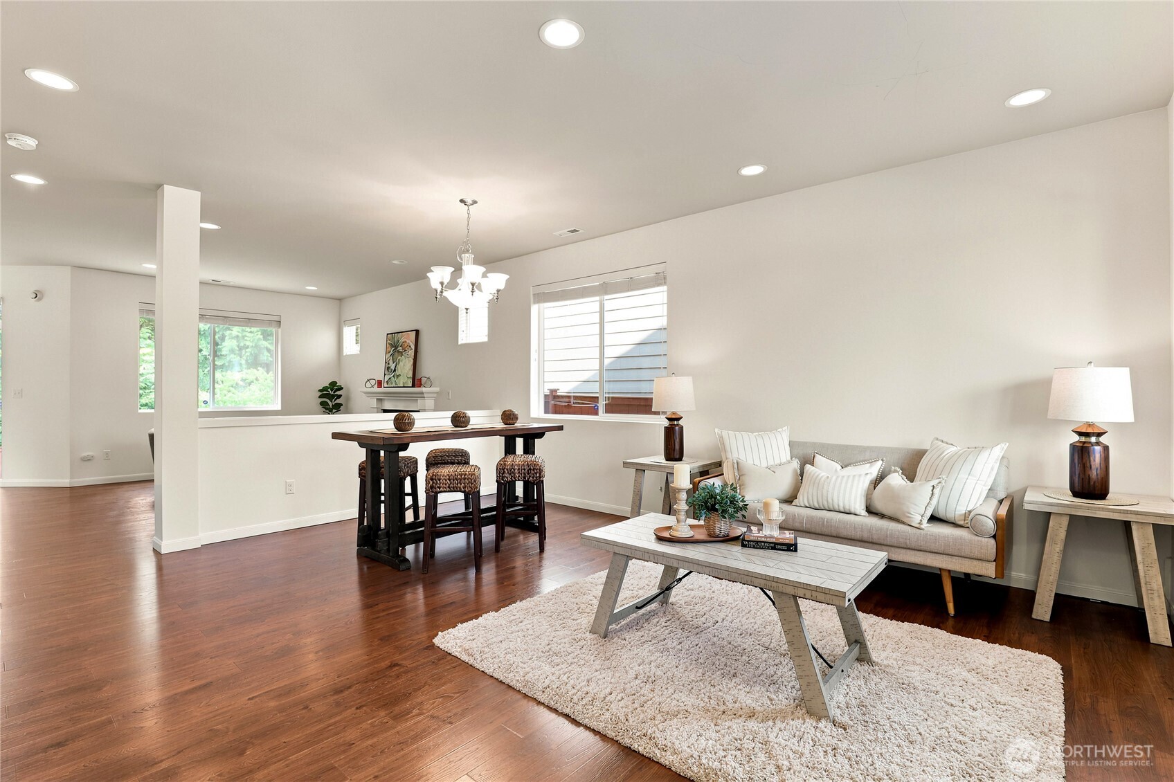 1880 Claret Loop Property Photo 4