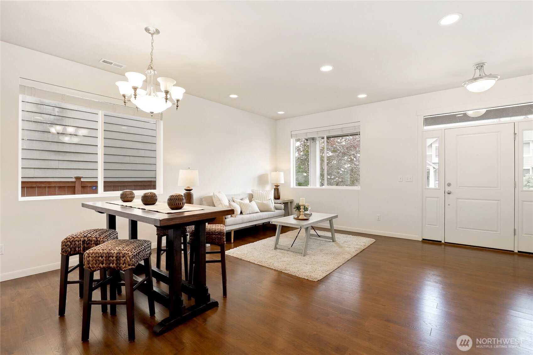 1880 Claret Loop Property Photo 6