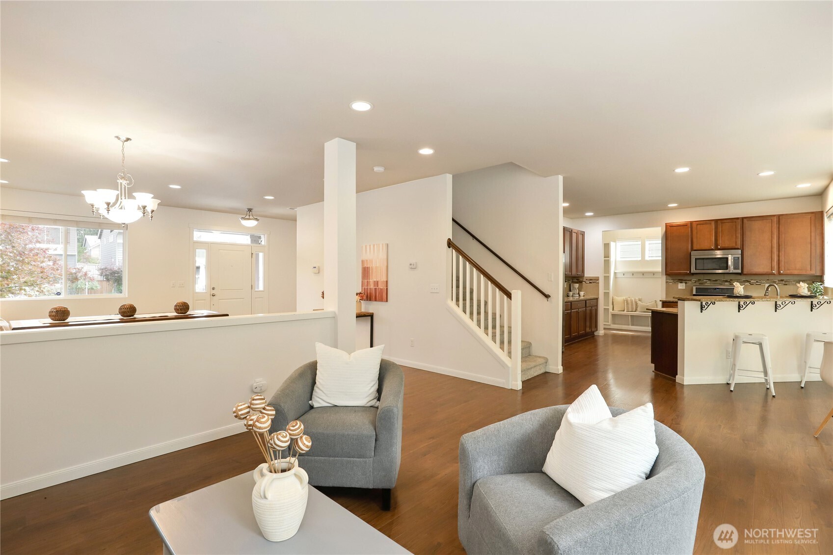 1880 Claret Loop Property Photo 8
