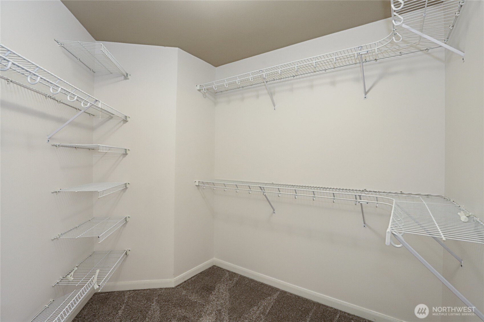 1880 Claret Loop Property Photo 27
