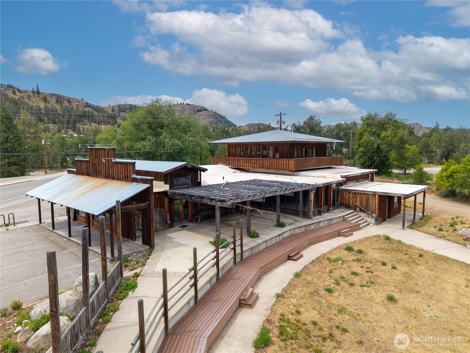 900 Methow Valley Highway Property Photo 1