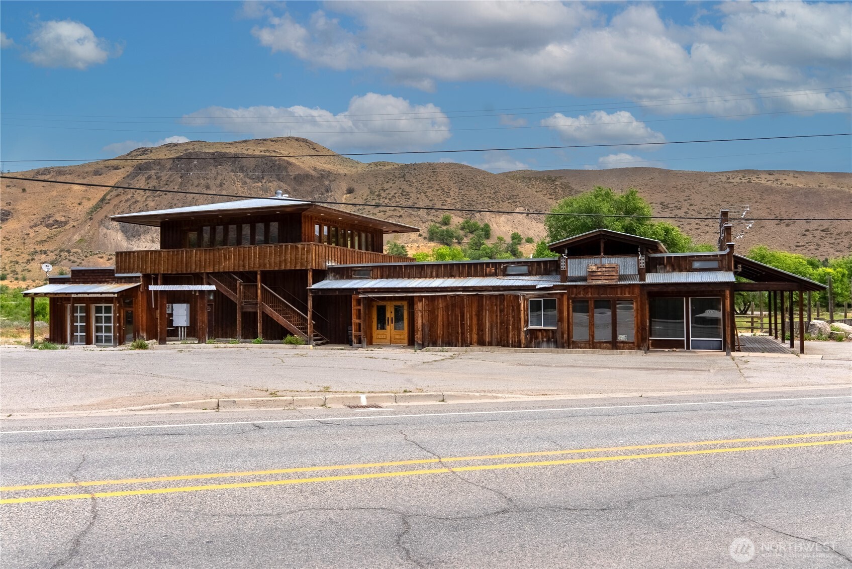 900 Methow Valley Highway Property Photo 3