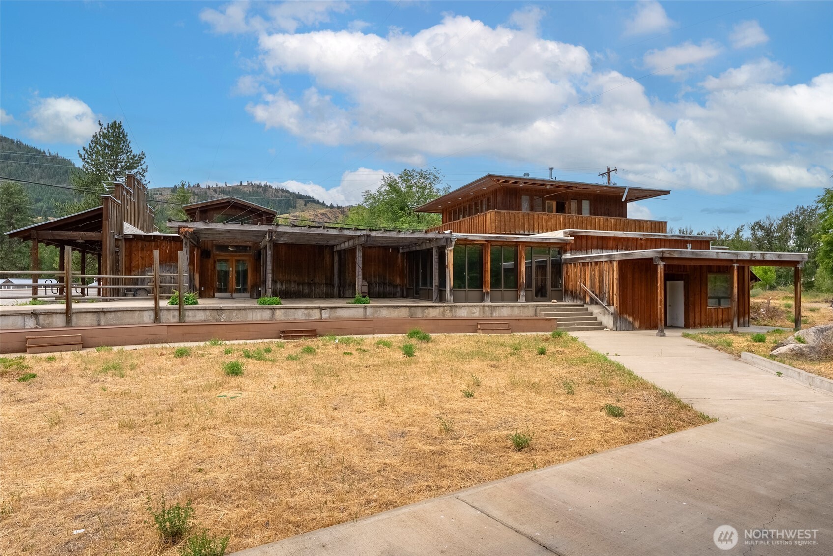900 Methow Valley Highway Property Photo 4