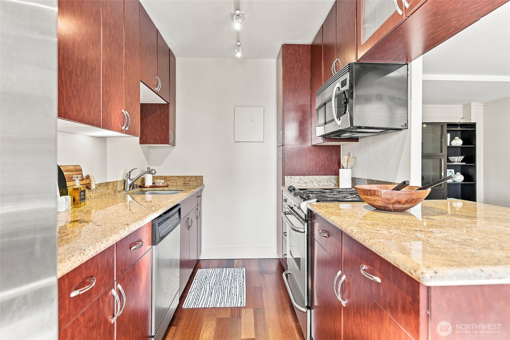 1105 Spring Street 1203 Property Photo 16