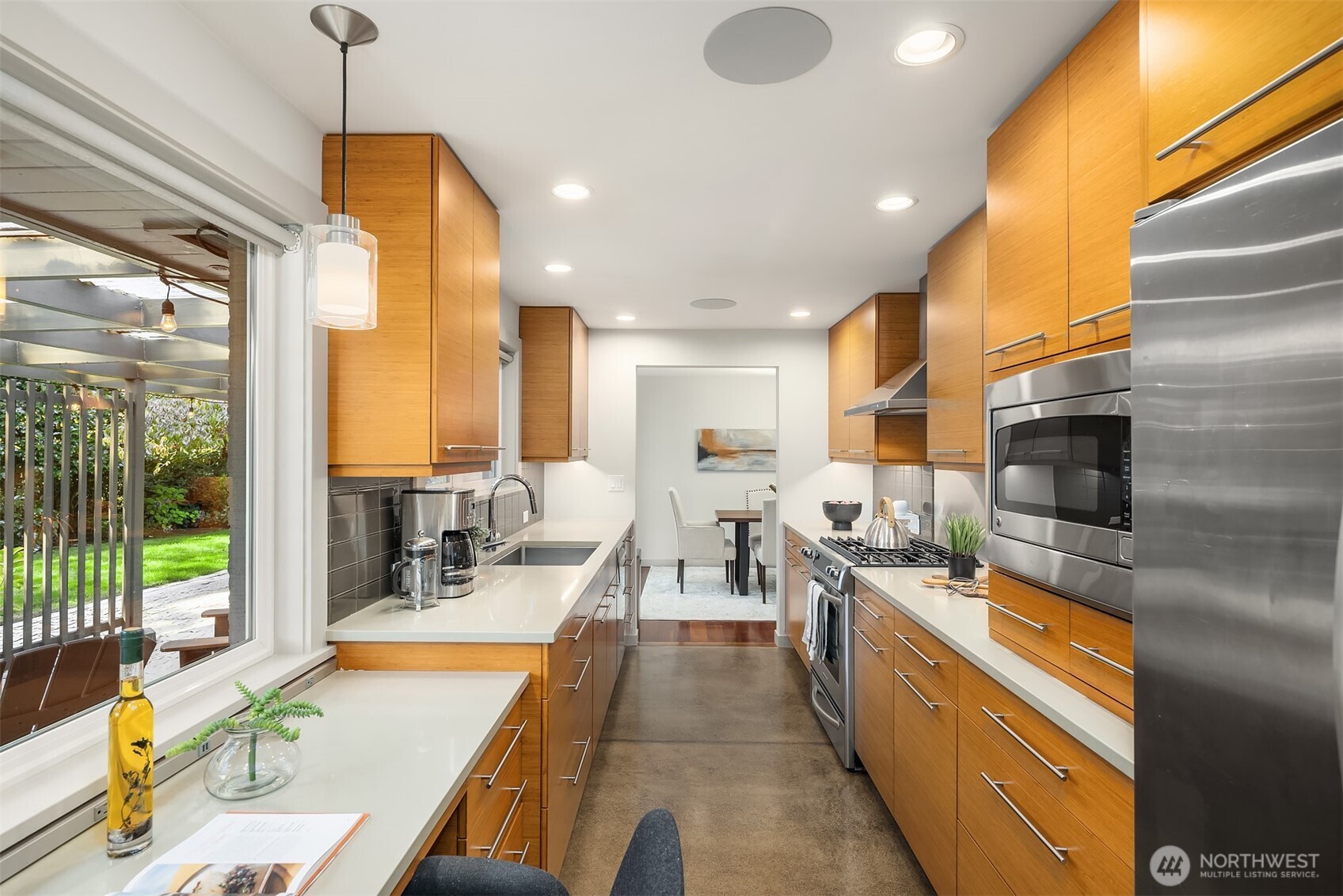 3001 Hunts Point Road Property Photo 16