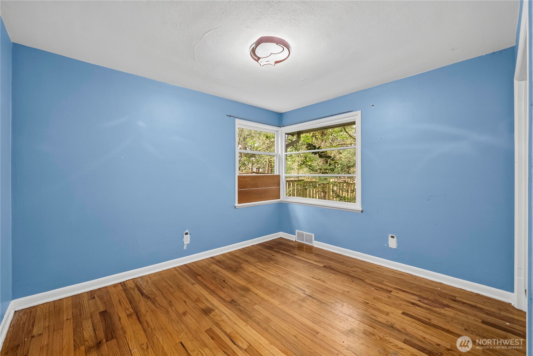 16030 33rd Avenue Property Photo 11