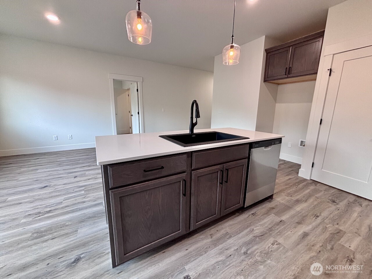 2608 N Emery Street Property Photo 10