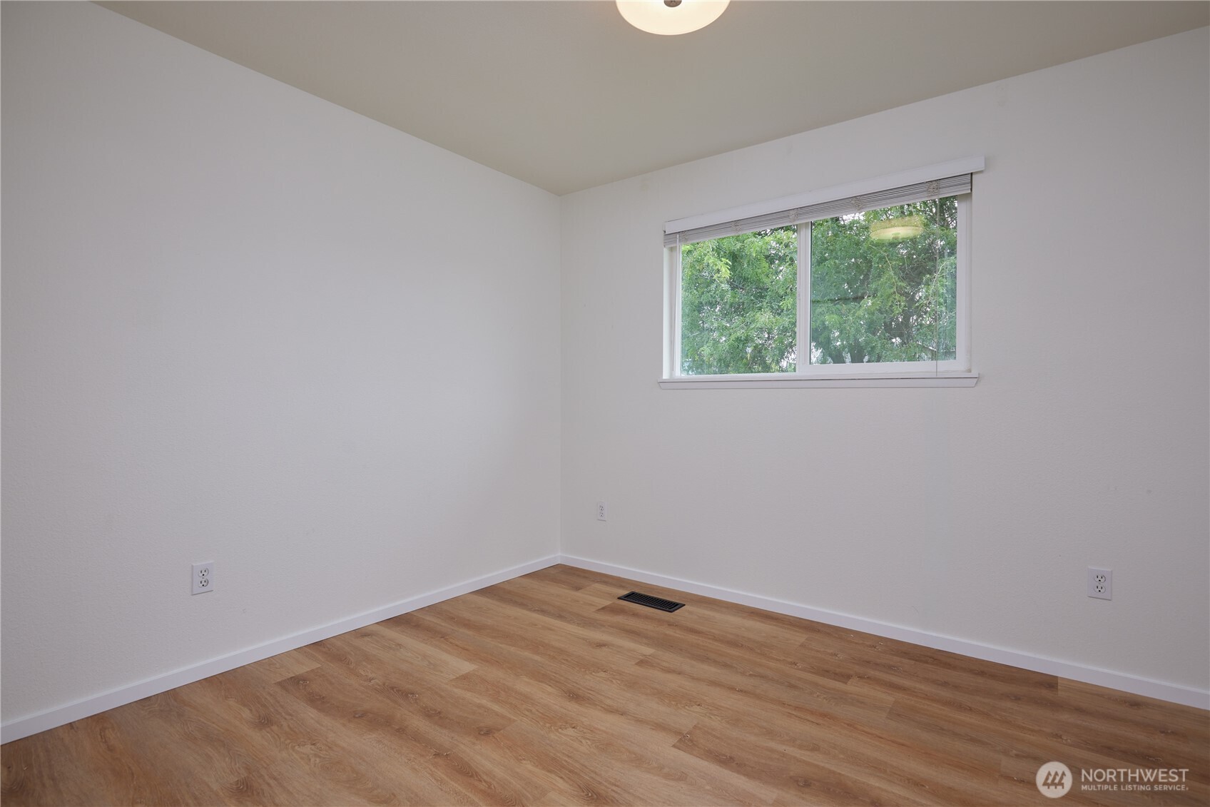 1266 Se Independence Drive Property Photo 14