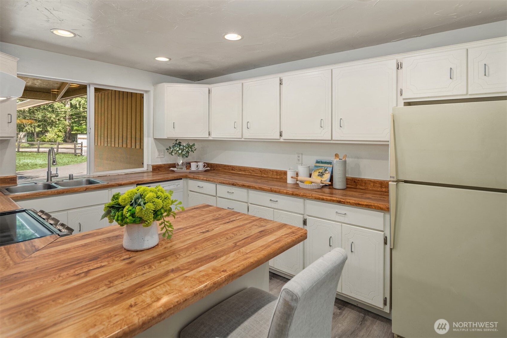 28444 Retreat Kanaskat Road Property Photo 9