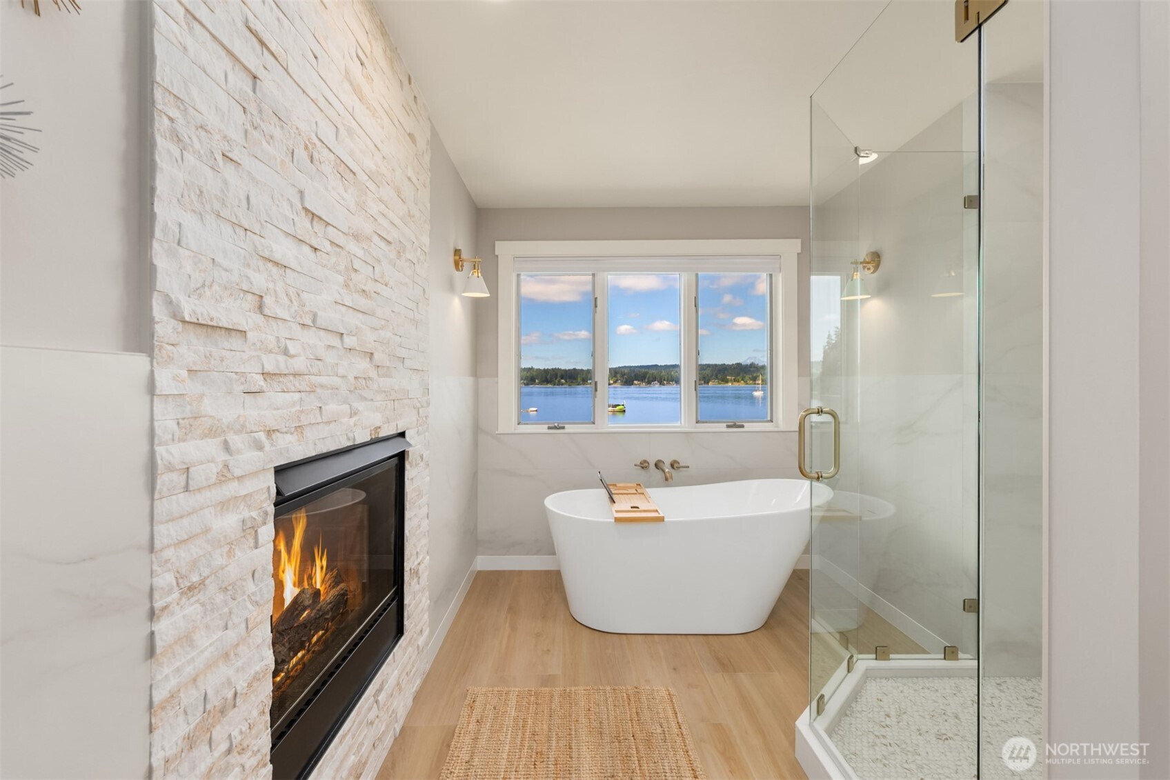 17011 Lemolo Shore Drive Property Photo 25