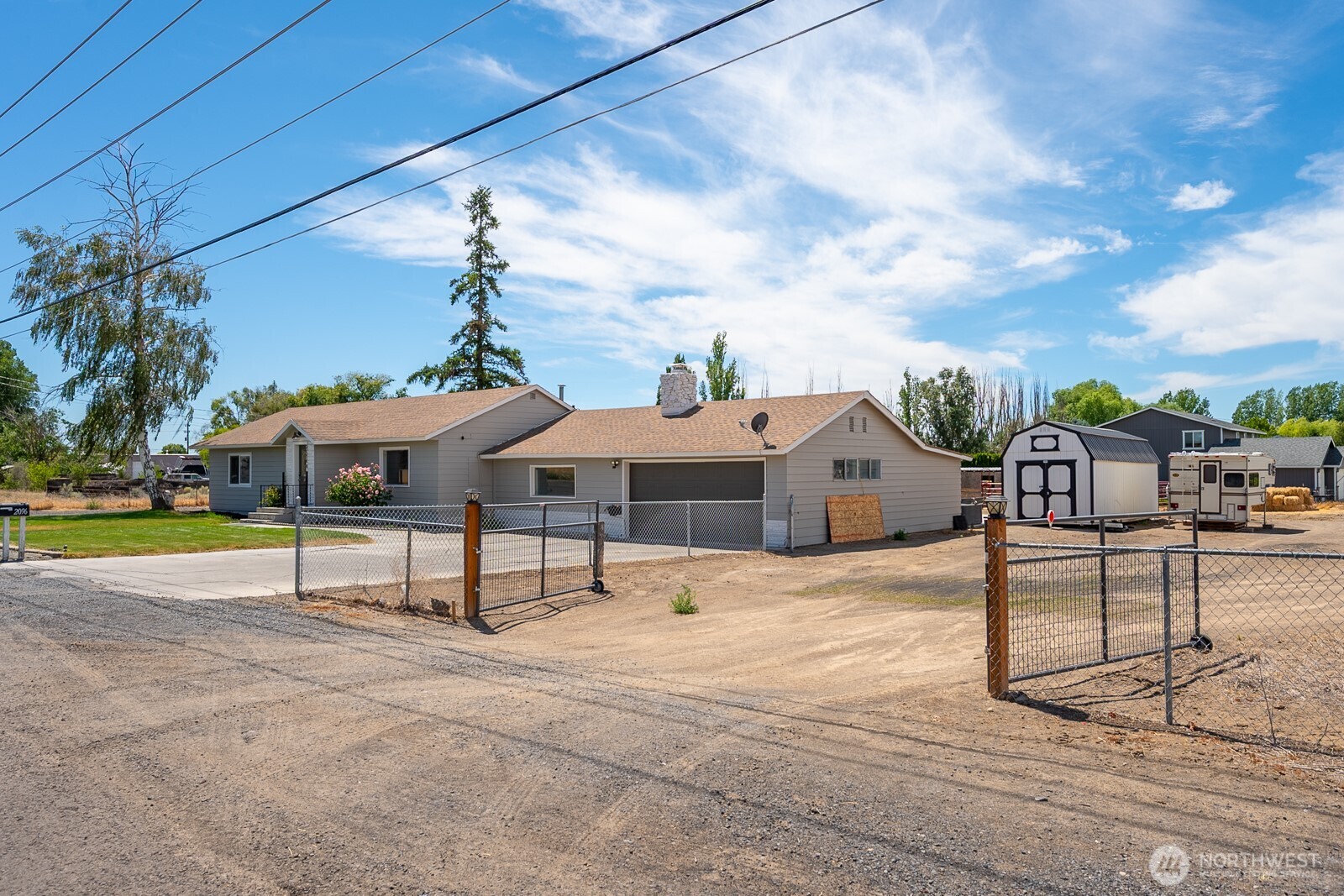 2096 Hamilton Road Property Photo 3