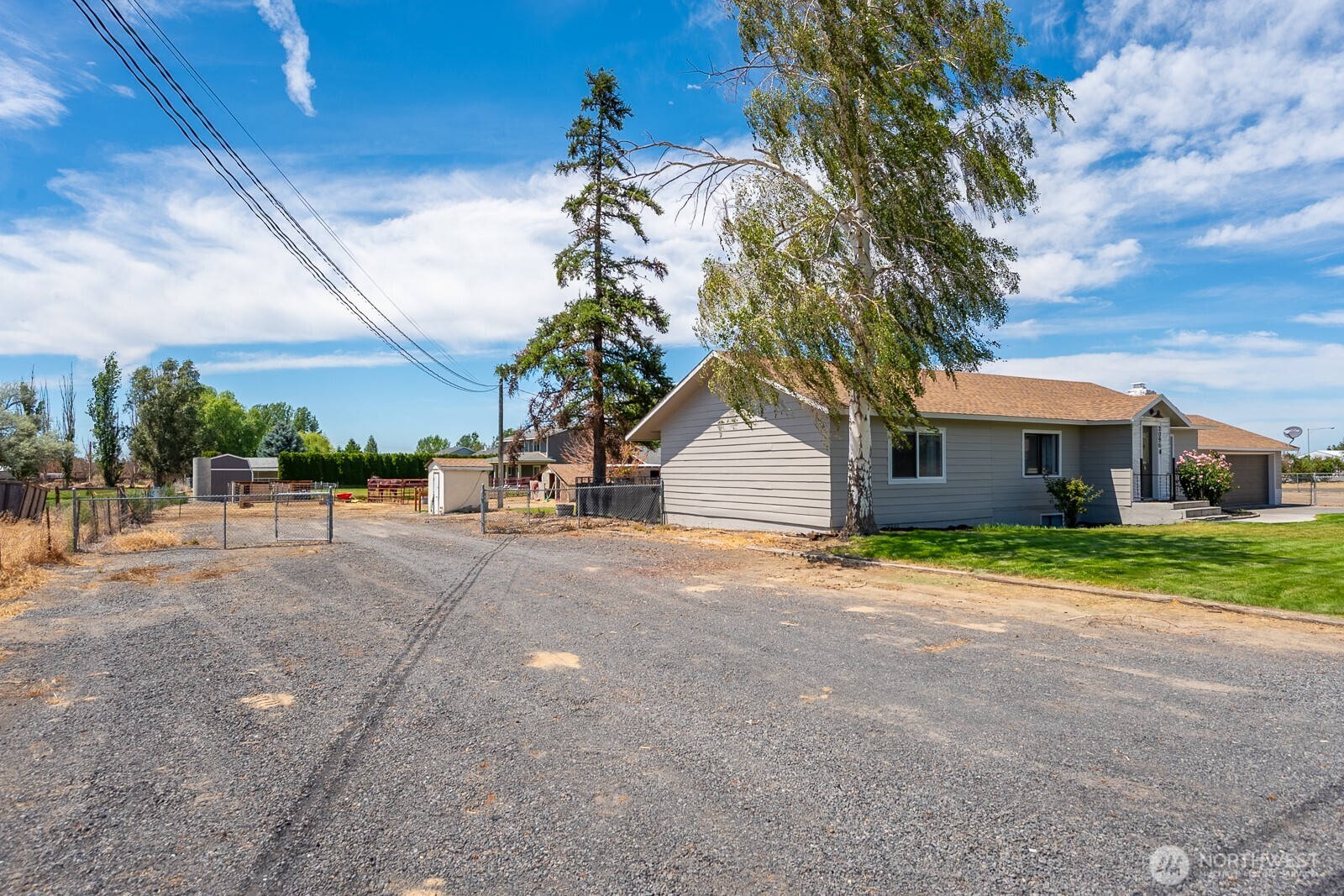 2096 Hamilton Road Property Photo 4