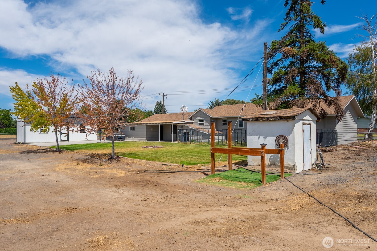 2096 Hamilton Road Property Photo 6