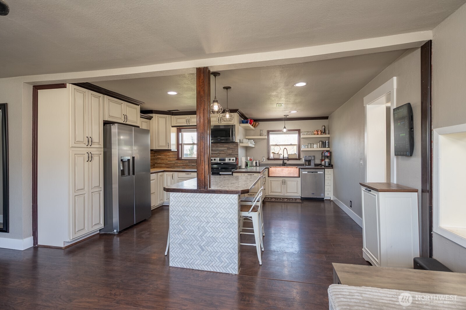2096 Hamilton Road Property Photo 19
