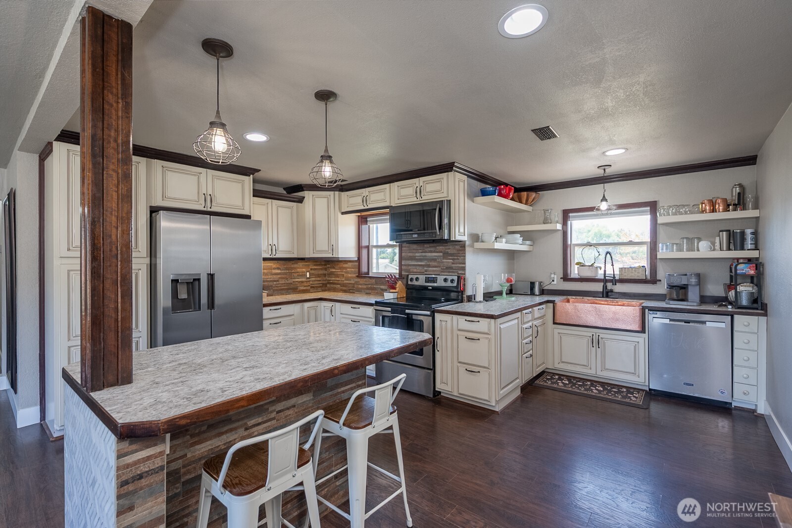 2096 Hamilton Road Property Photo 20