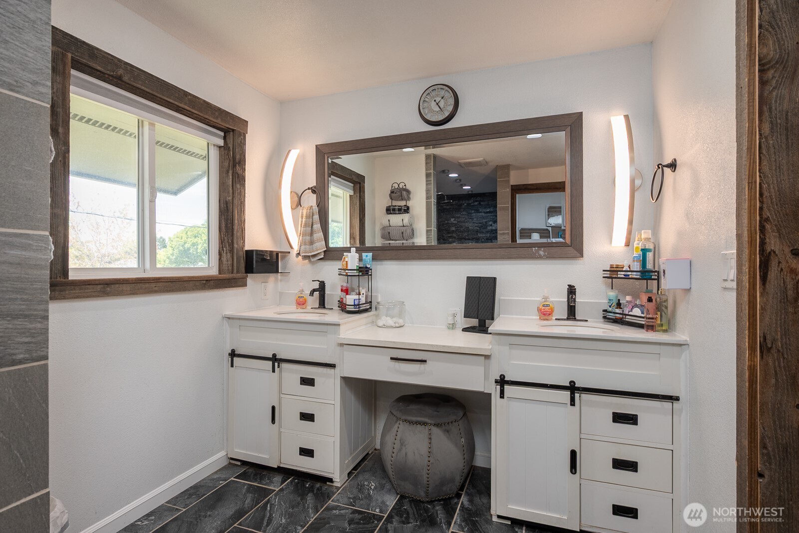 2096 Hamilton Road Property Photo 25