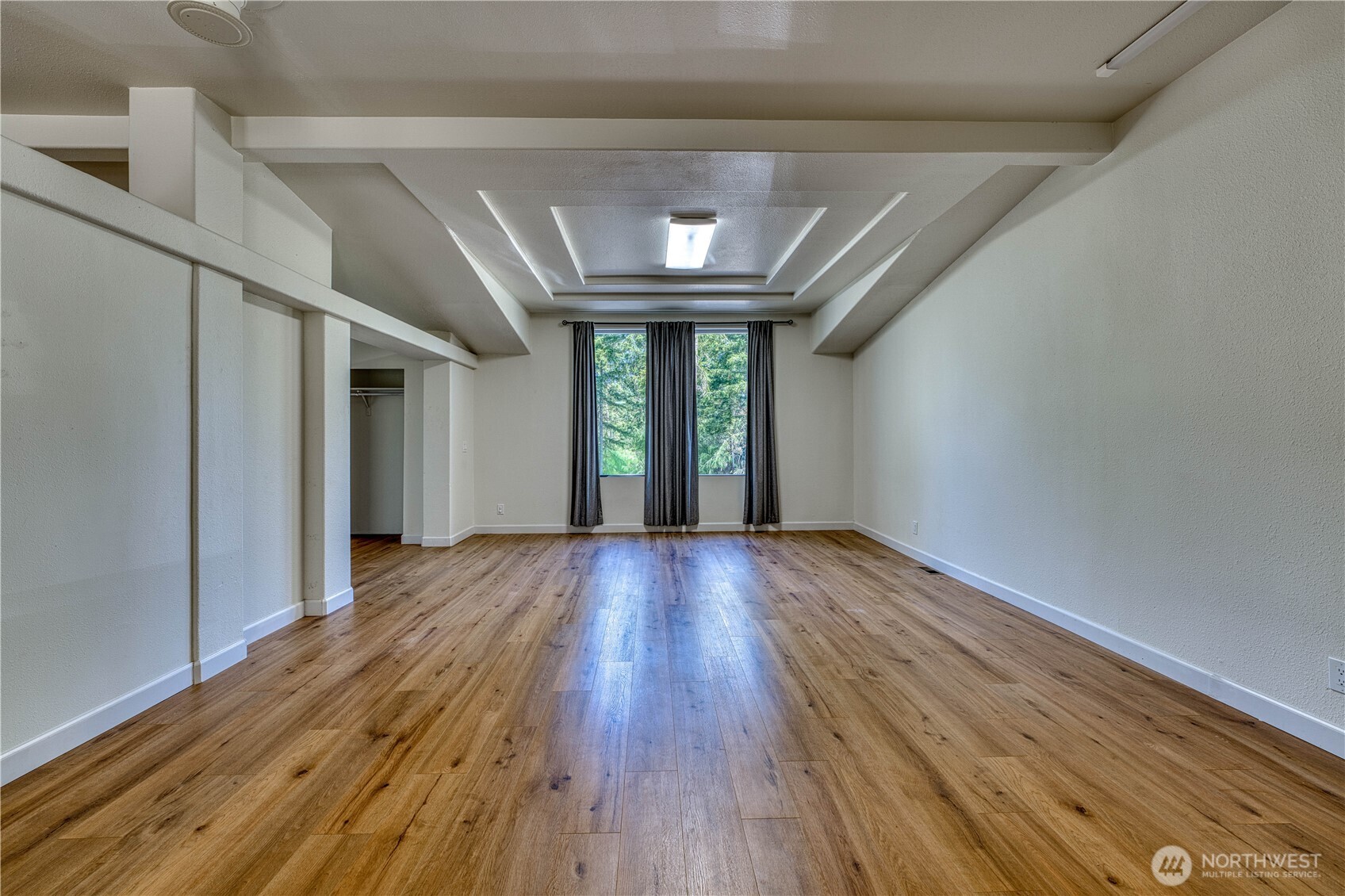 1208 205th Avenue Ct Property Photo 3