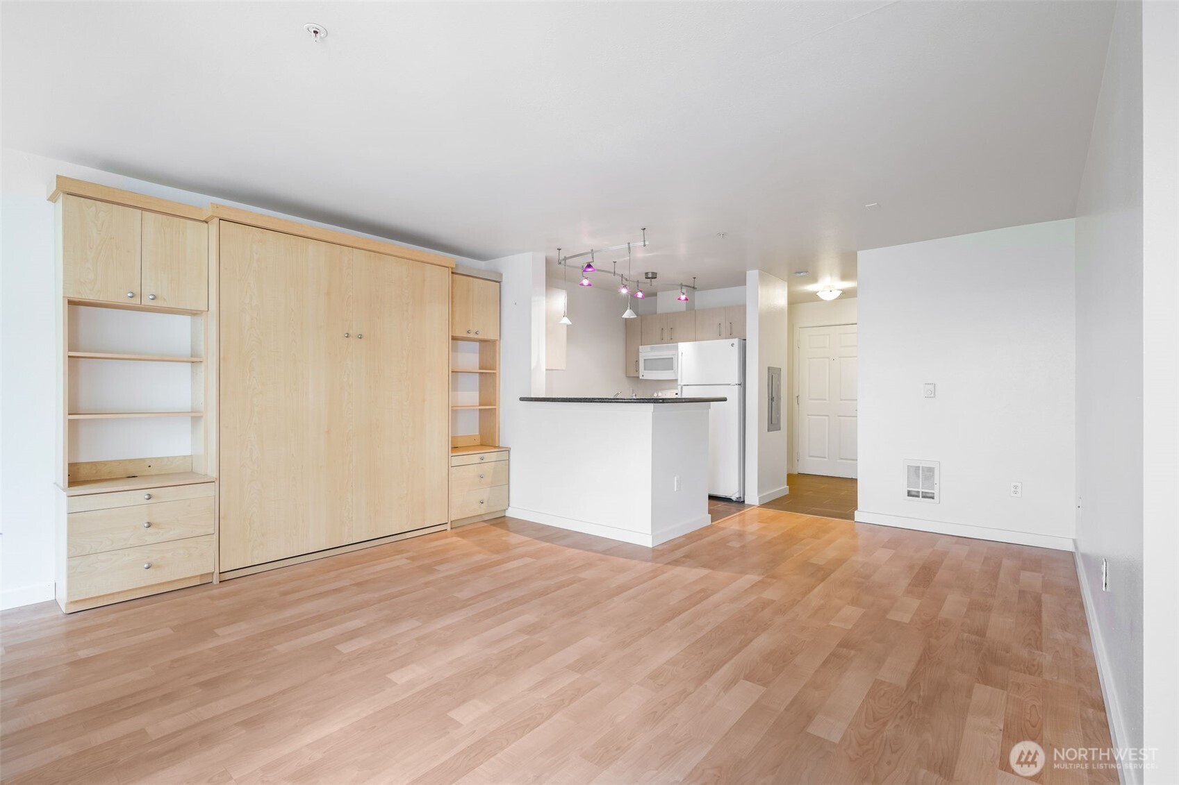 108 5th Avenue 720 Property Photo 6