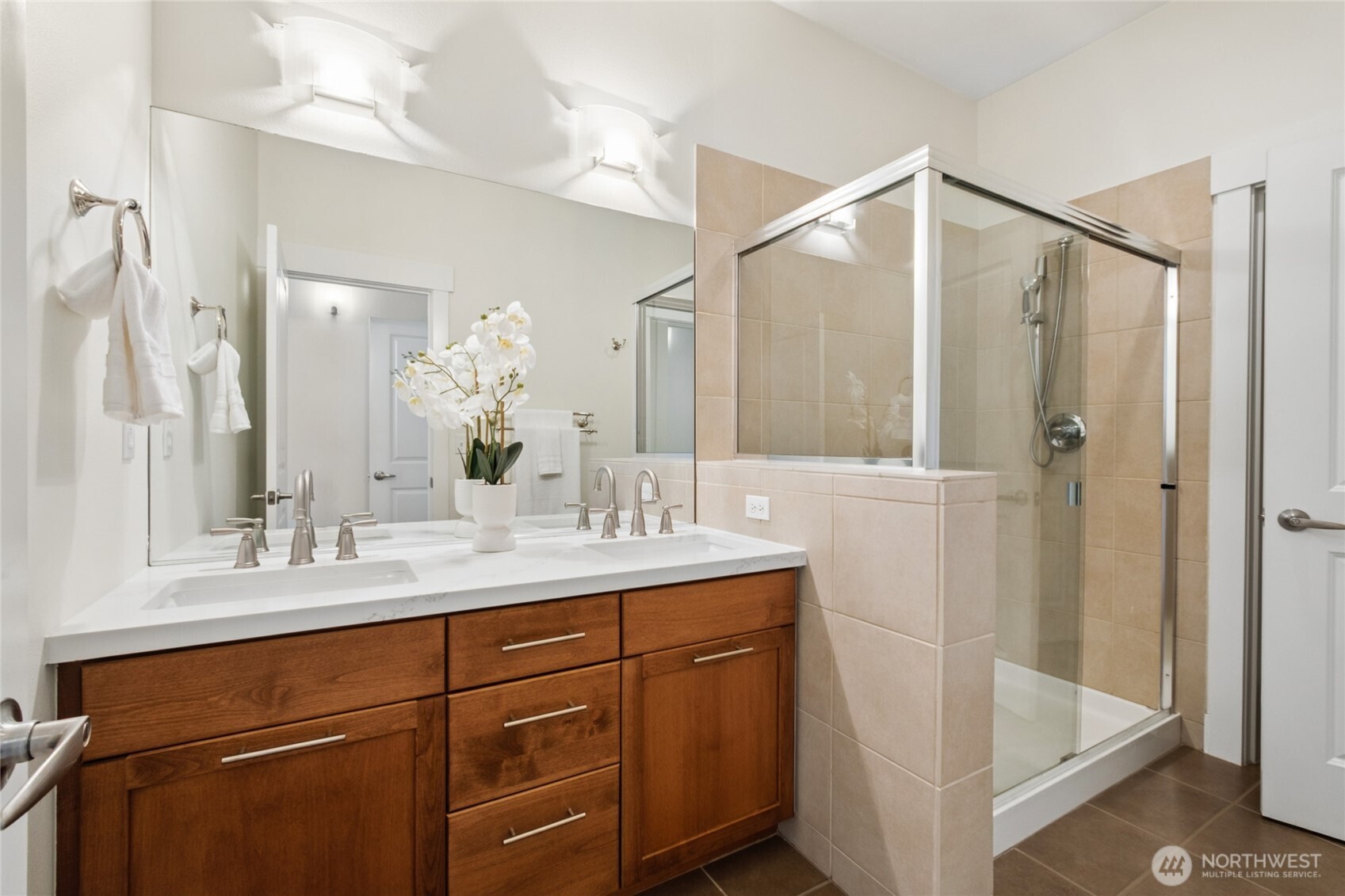 2804 S Columbian Way Property Photo 8
