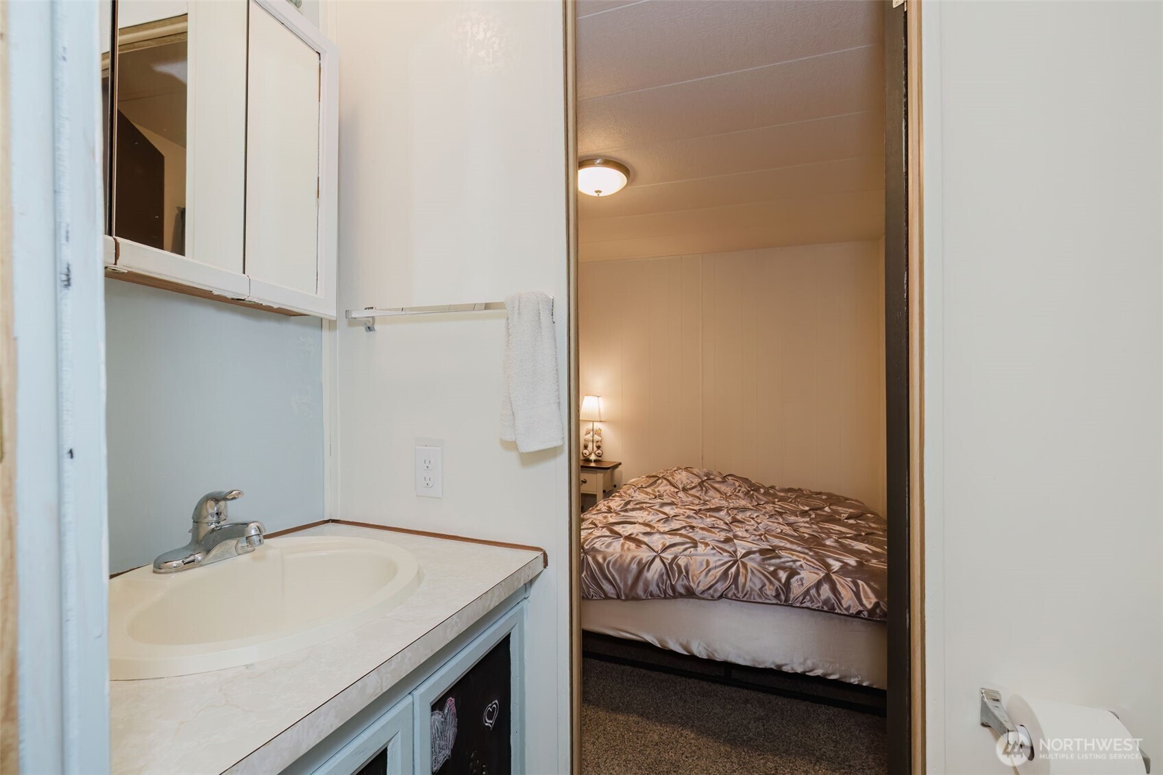 41 E Pickering Place Property Photo 24