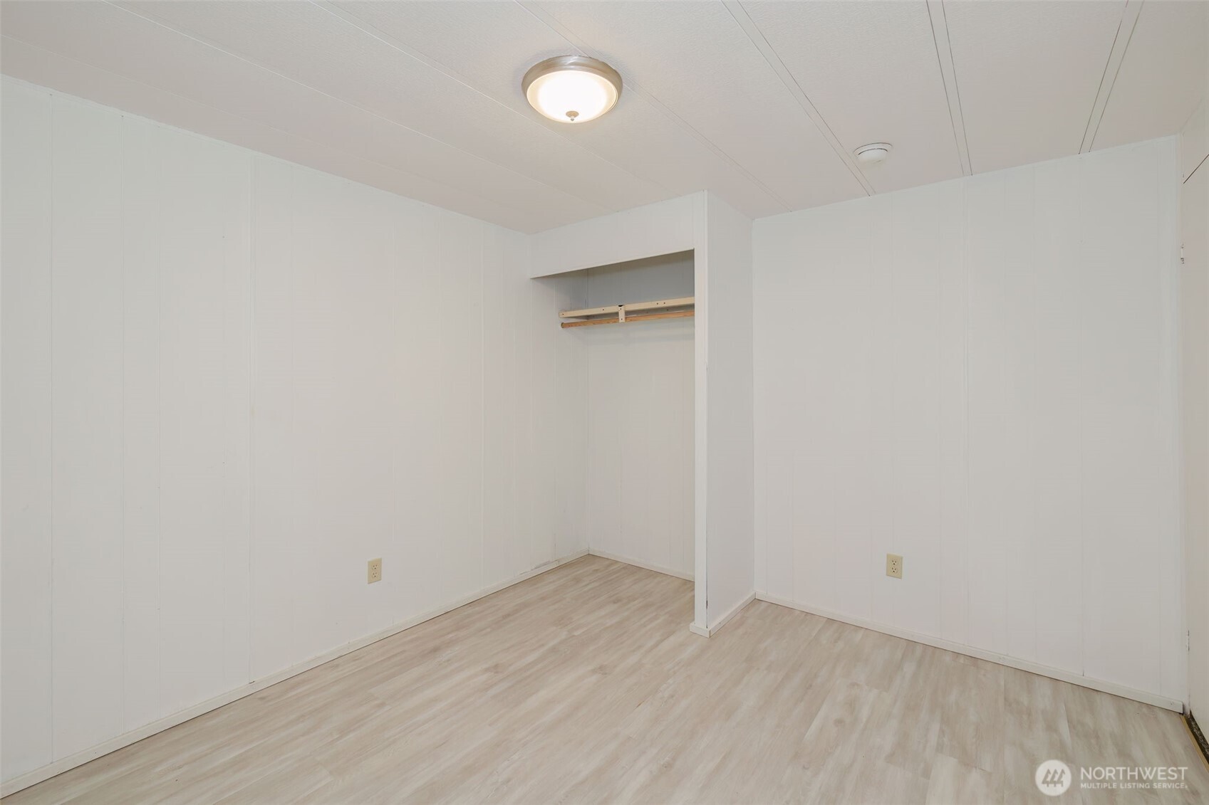 41 E Pickering Place Property Photo 26