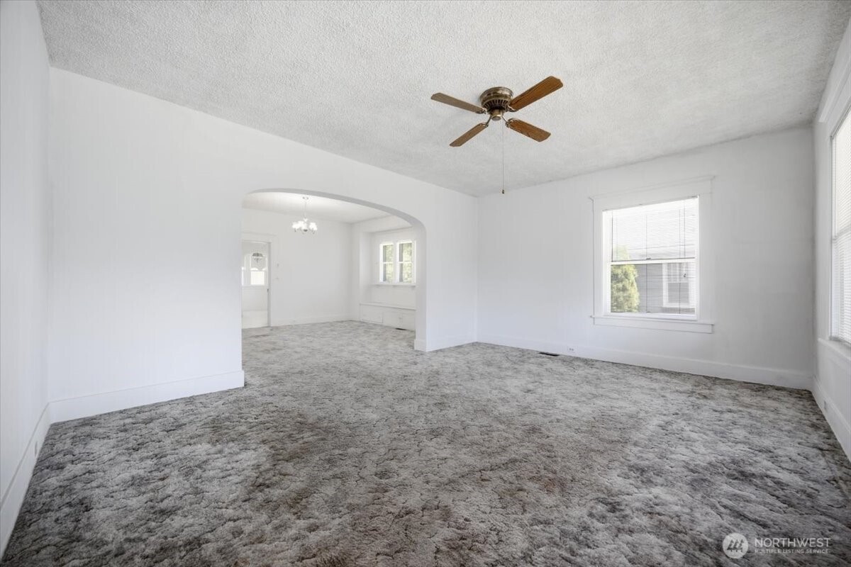 615 Pleasant Street Property Photo 7