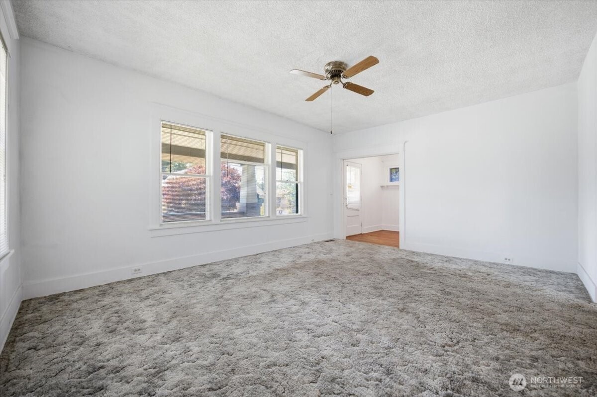 615 Pleasant Street Property Photo 8