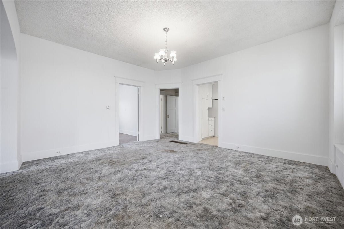 615 Pleasant Street Property Photo 10