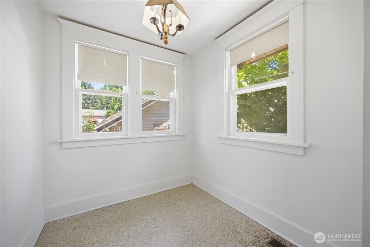 615 Pleasant Street Property Photo 20
