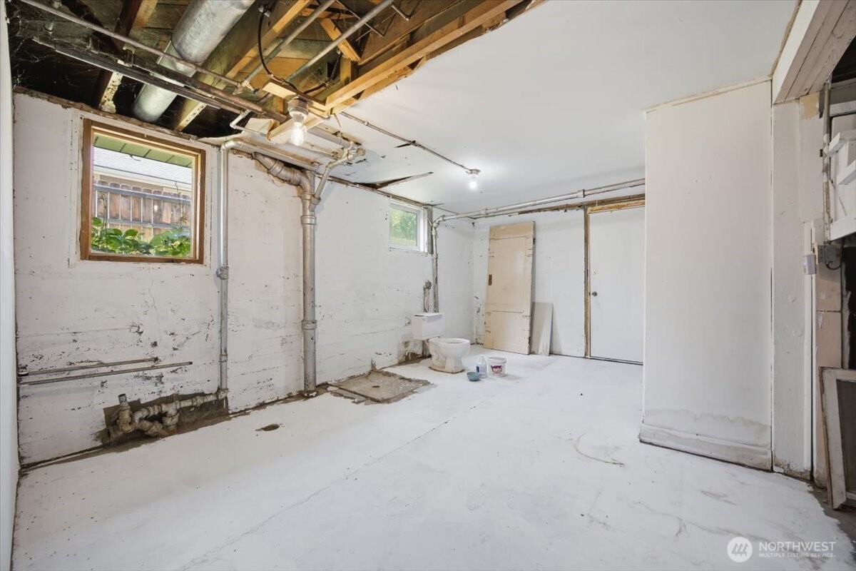 615 Pleasant Street Property Photo 22