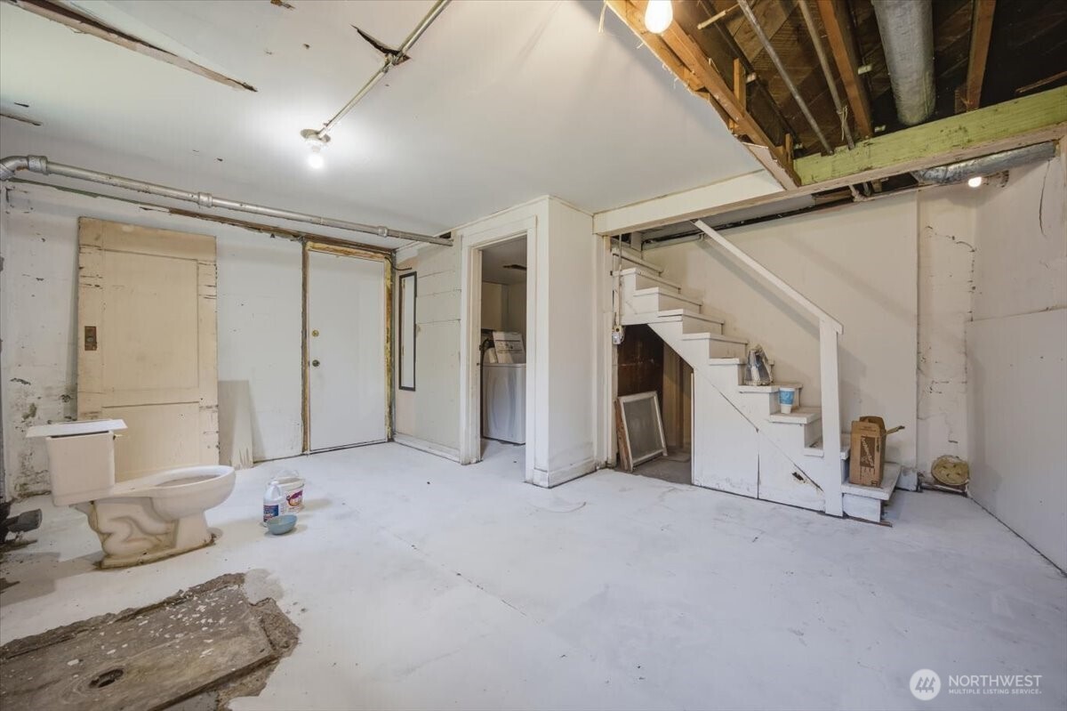 615 Pleasant Street Property Photo 23