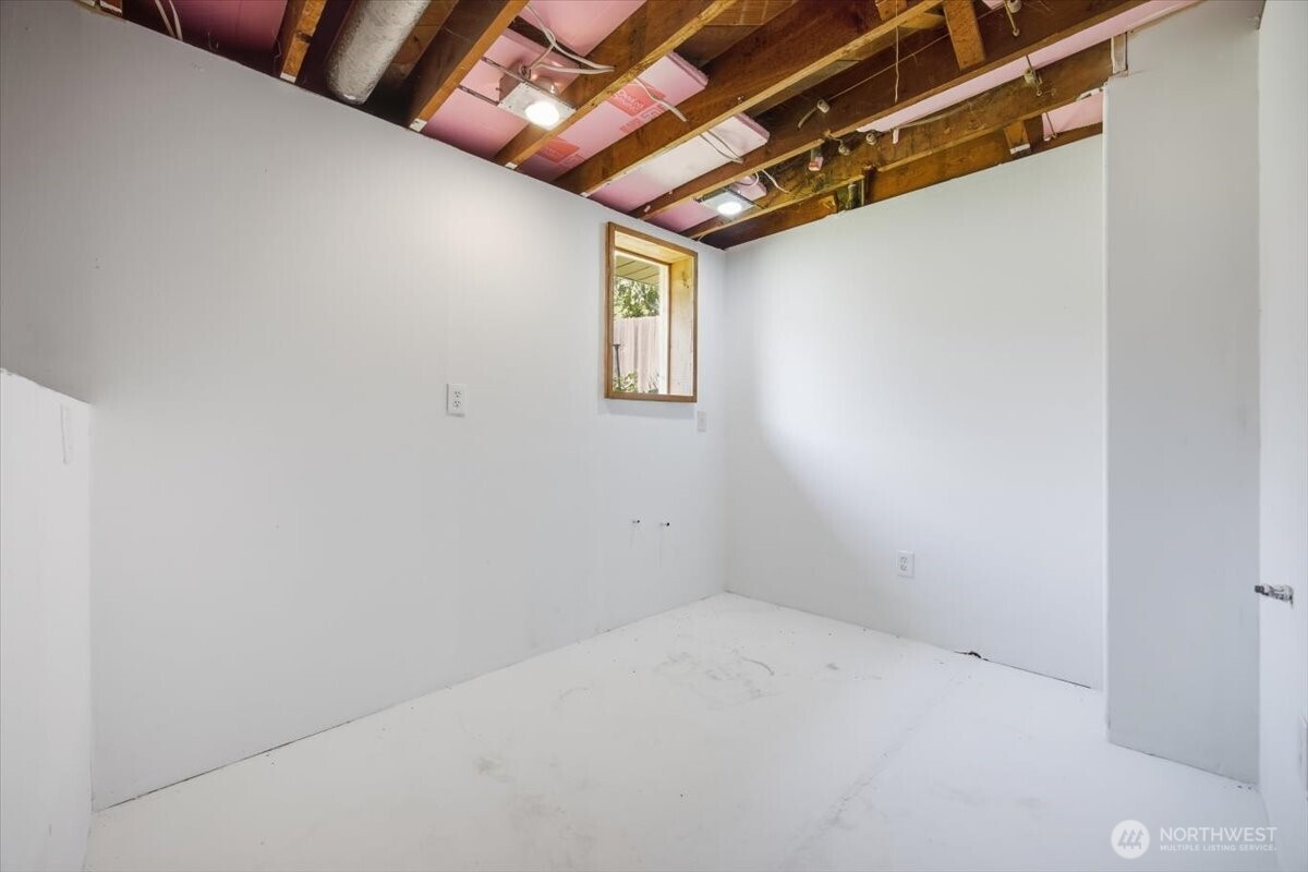 615 Pleasant Street Property Photo 29