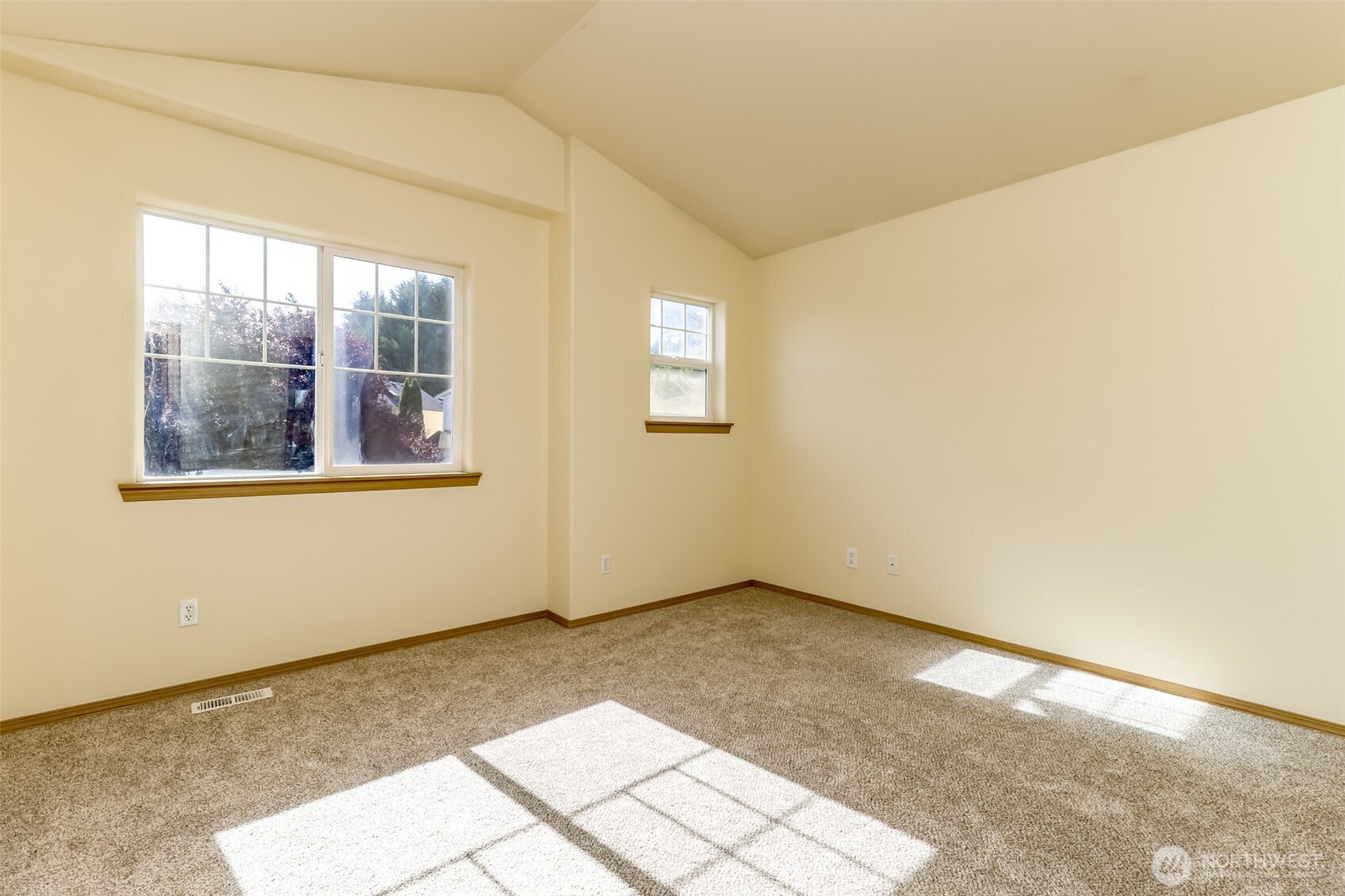 16018 89th Avenue Property Photo 18