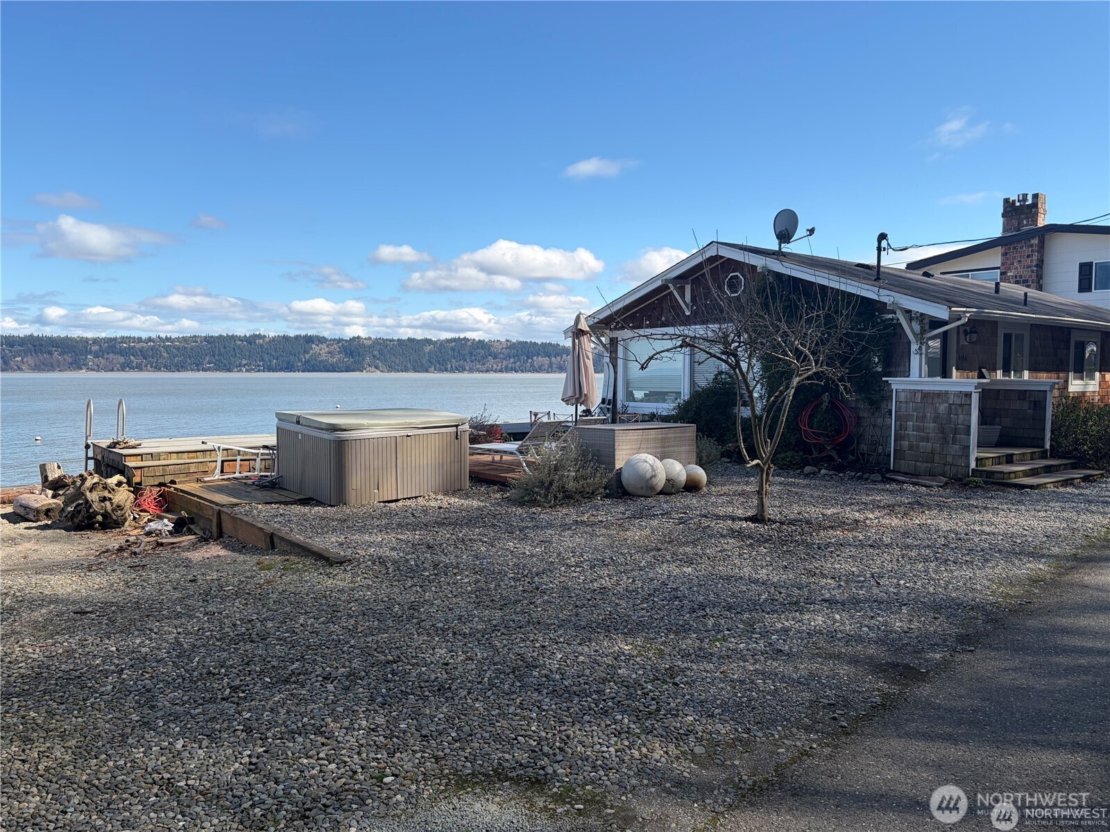 3151 Shoreline Drive Property Photo 3