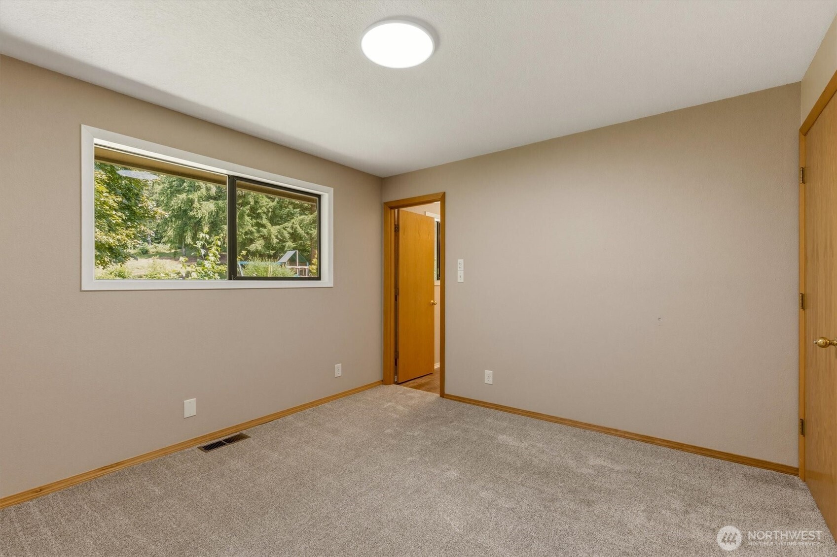 550 Ragland Property Photo 12