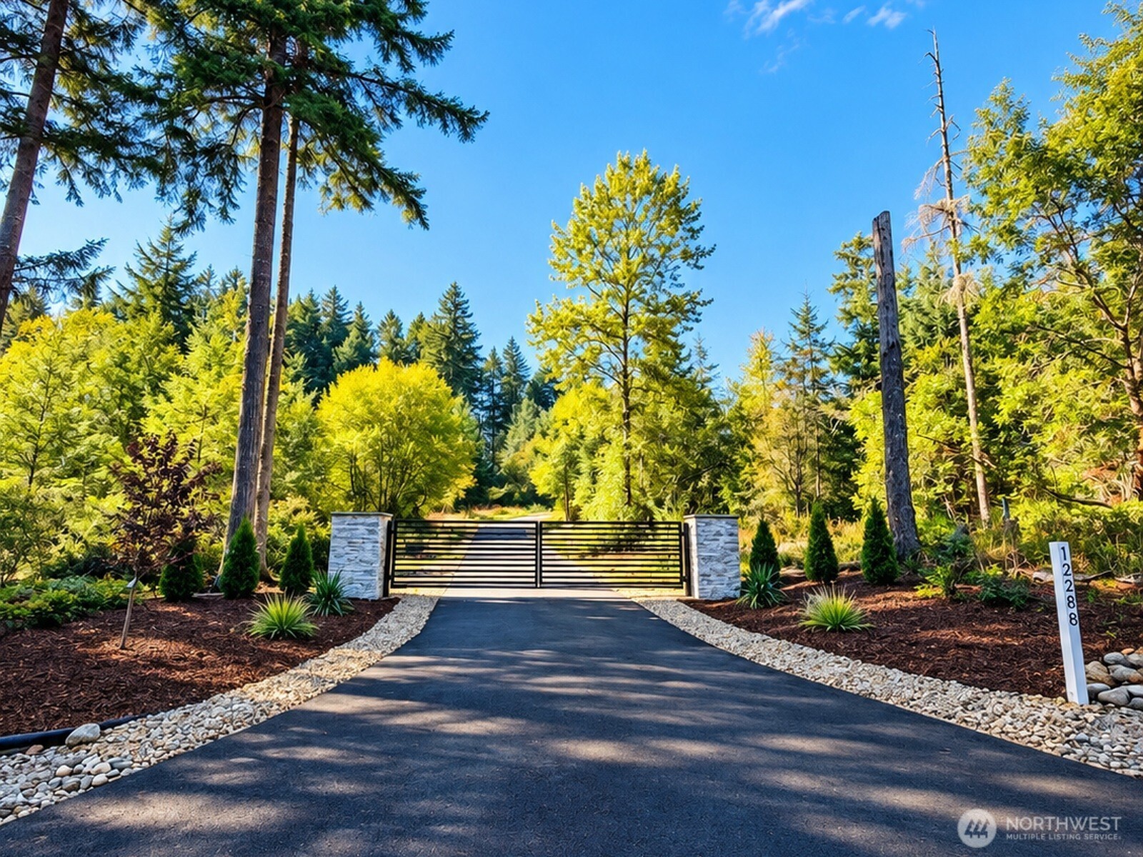 12288 Madrona Street Property Photo 5