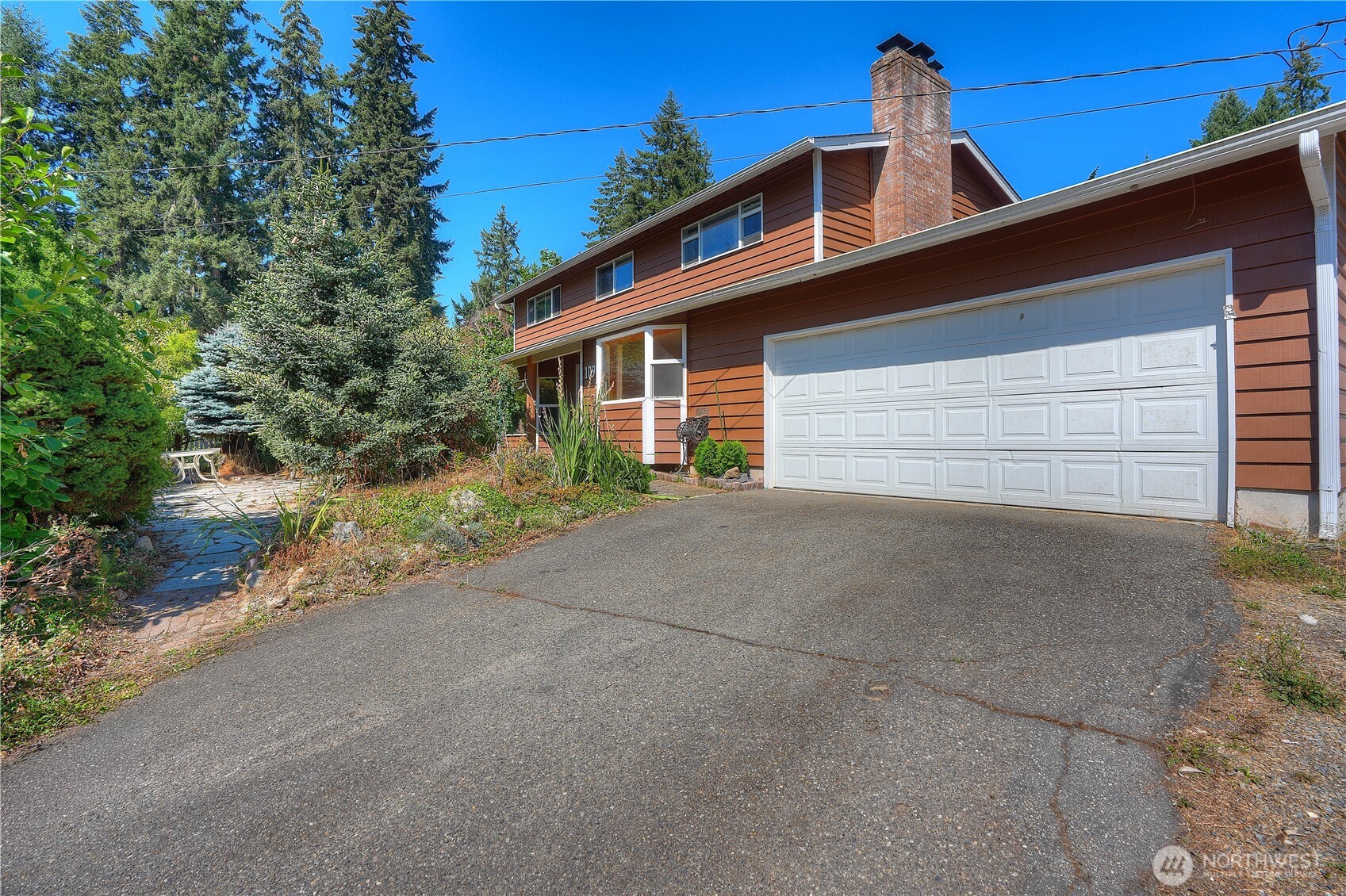 10907 E 151st Street Property Photo 2