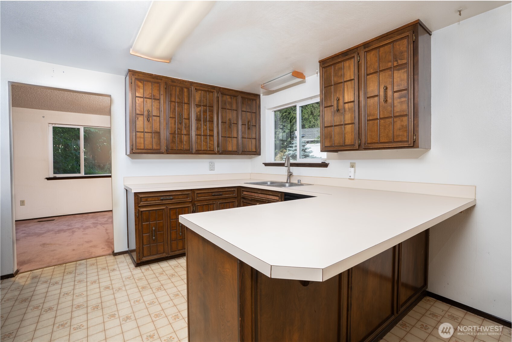 10907 E 151st Street Property Photo 9