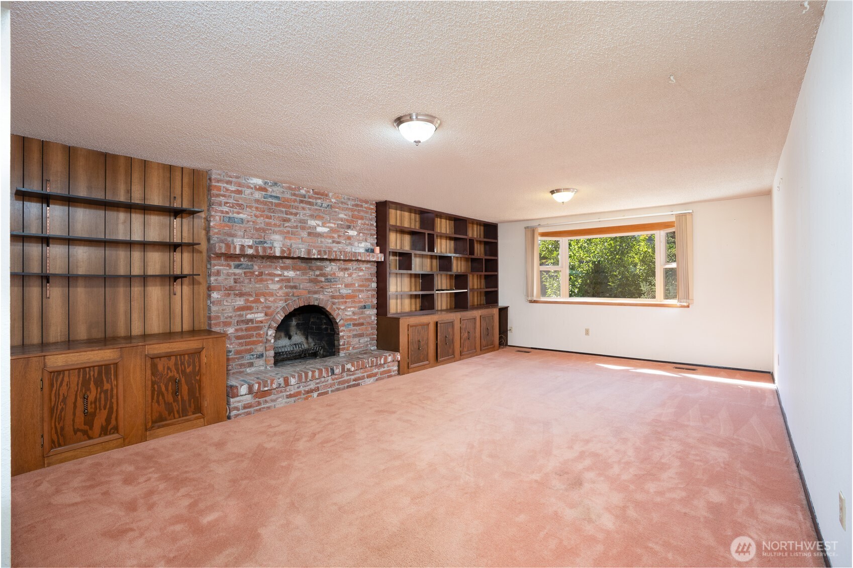 10907 E 151st Street Property Photo 15